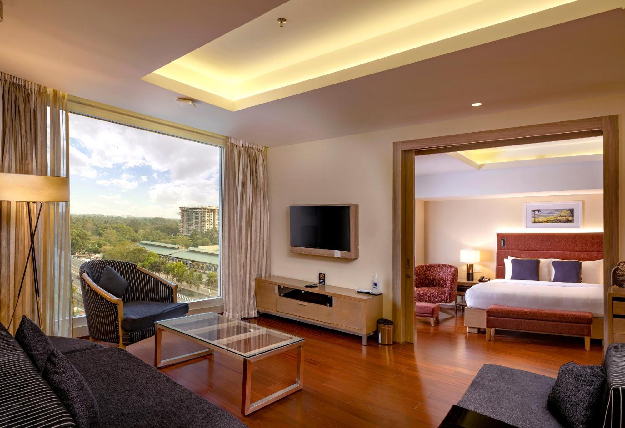 O By Tamara, Trivandrum トリバンドラム エクステリア 写真 Suite at the hotel